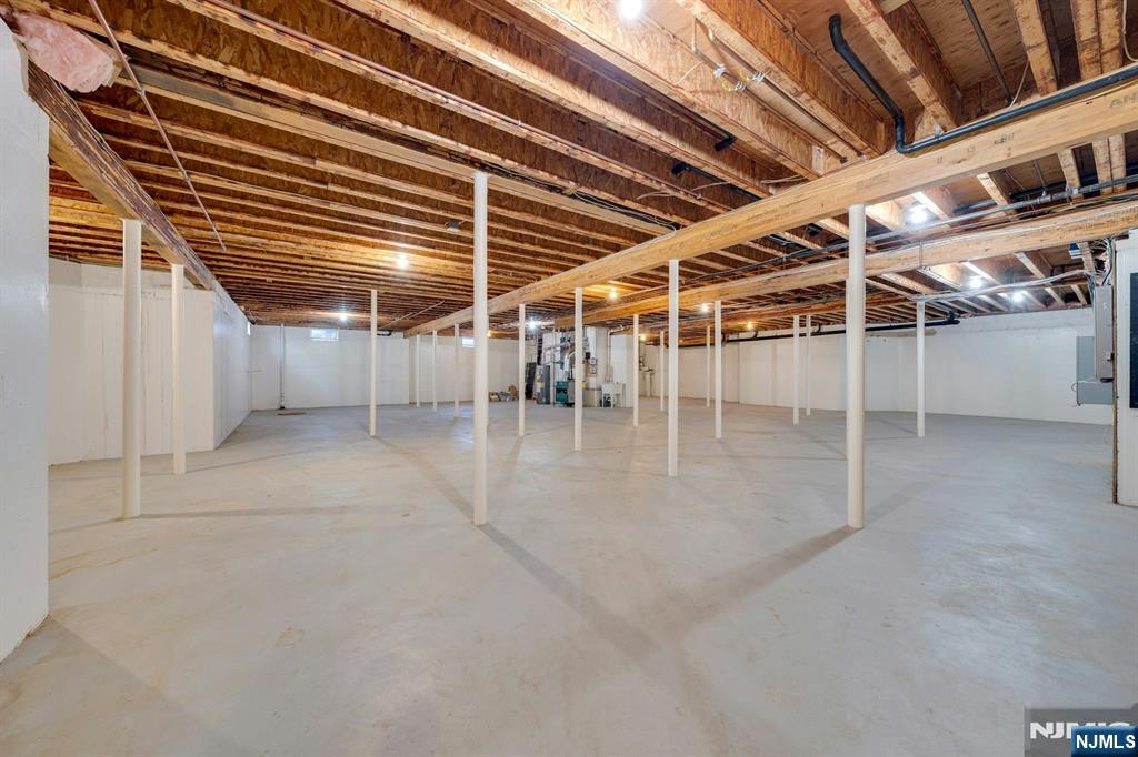 213 Stokes Farm Road Franklin Lakes, NJ 07417 - Photo 37 of 47