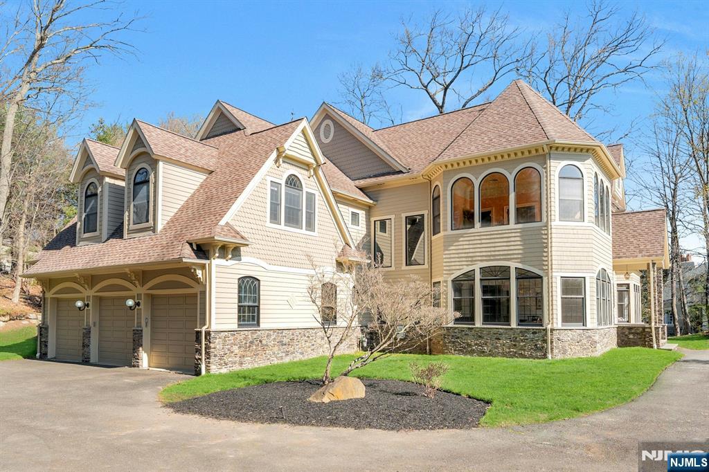 213 Stokes Farm Road Franklin Lakes, NJ 07417 - Photo 39 of 47