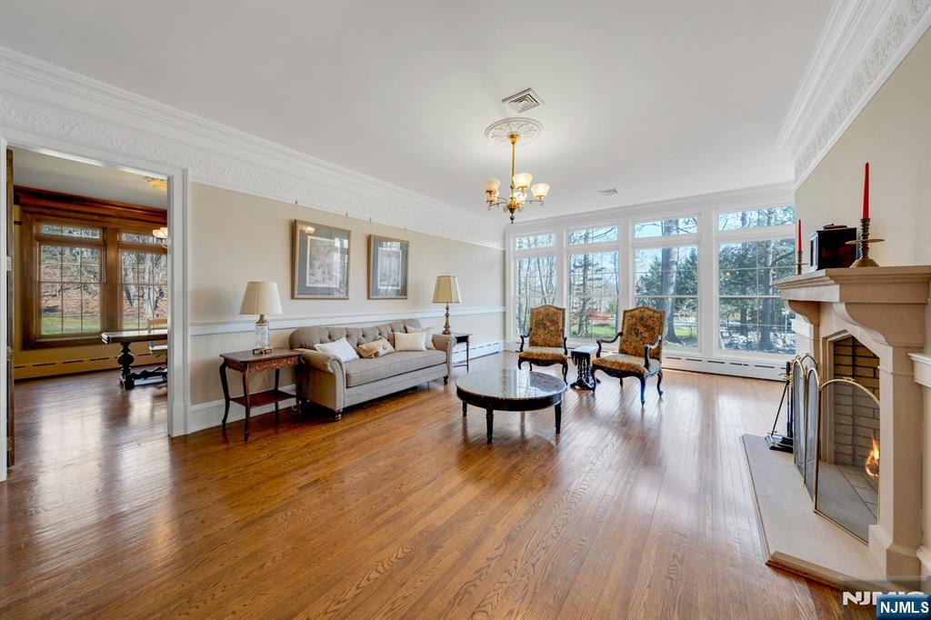 213 Stokes Farm Road Franklin Lakes, NJ 07417 - Photo 4 of 47