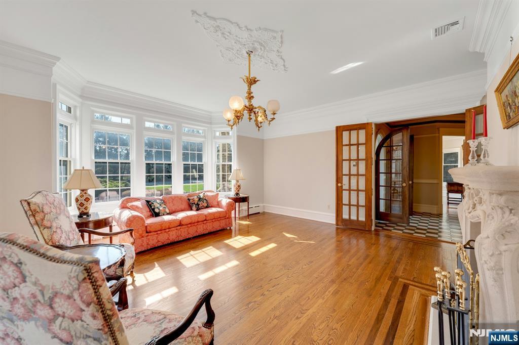 213 Stokes Farm Road Franklin Lakes, NJ 07417 - Photo 8 of 47