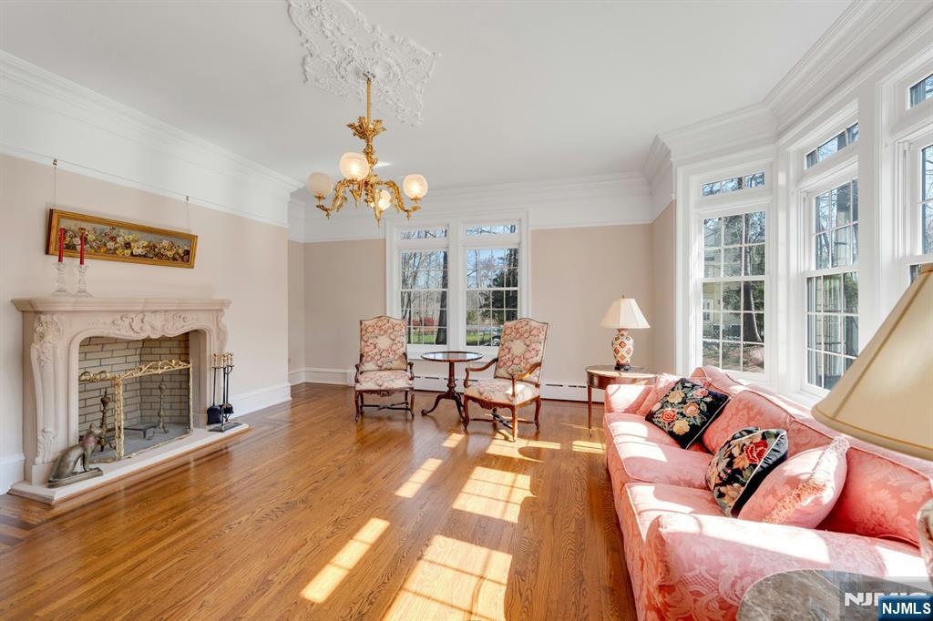 213 Stokes Farm Road Franklin Lakes, NJ 07417 - Photo 9 of 47