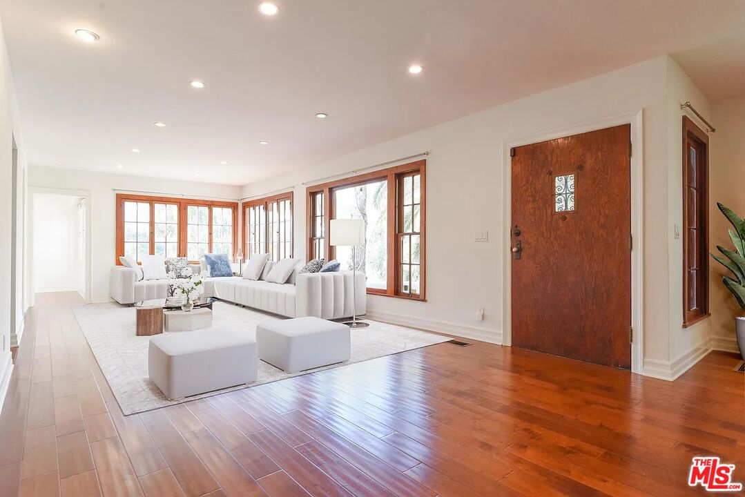 6776 Milner Road Los Angeles, CA 90068 - Photo 3 of 17 Gallery Image 3