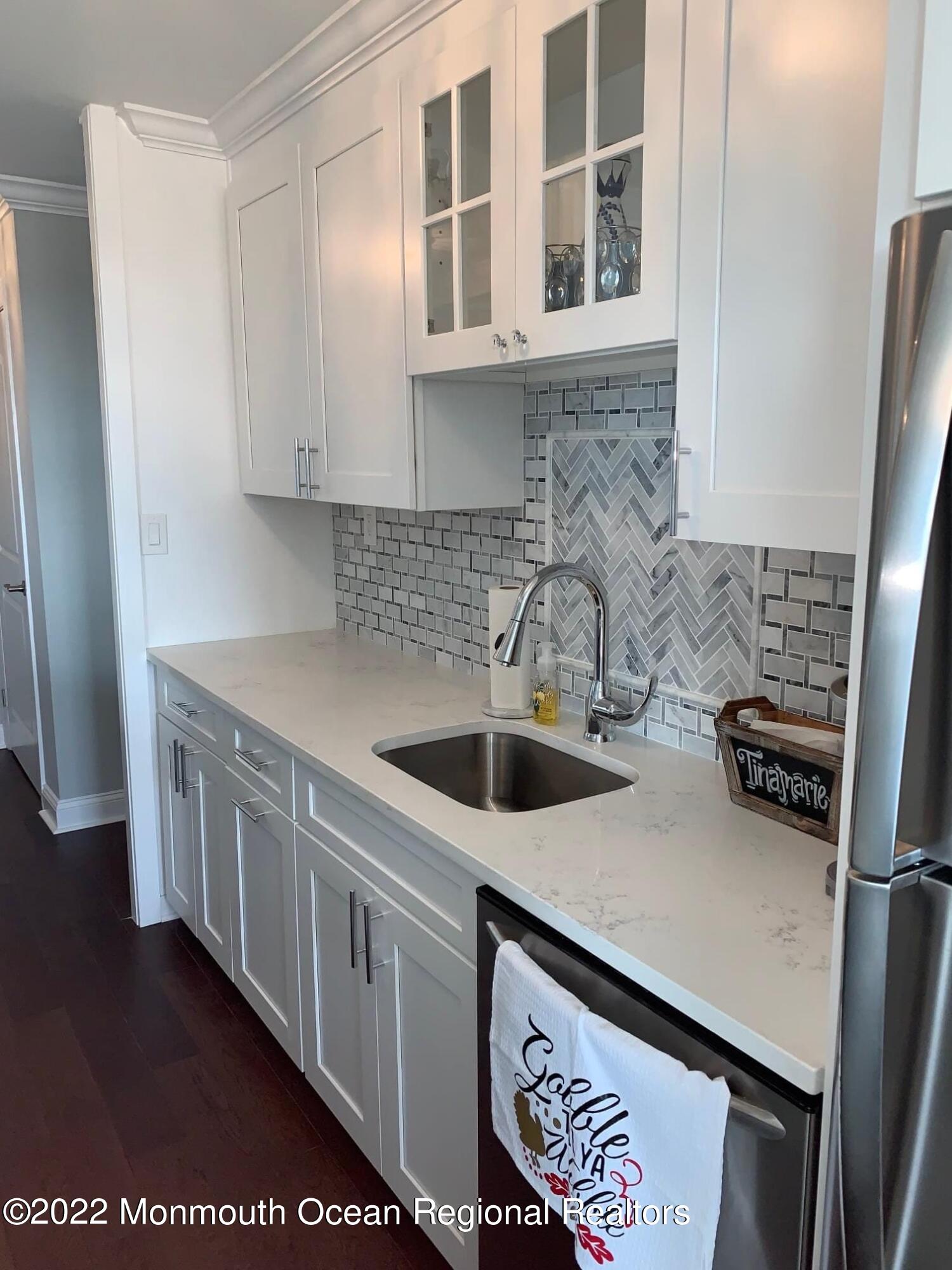 28 Riverside Avenue, Unit 10B Red Bank, NJ 07701 - Photo 6 of 28 IMG_0932