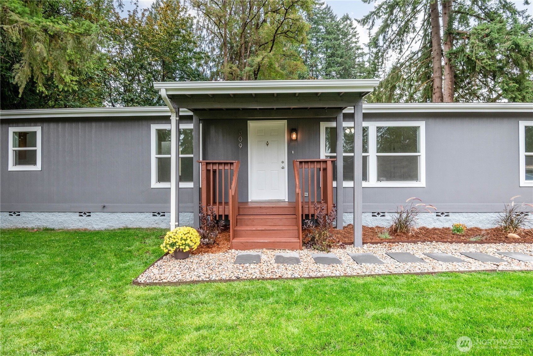 509 Northwest Clark Avenue Winlock, WA 98596 - Photo 2 of 34