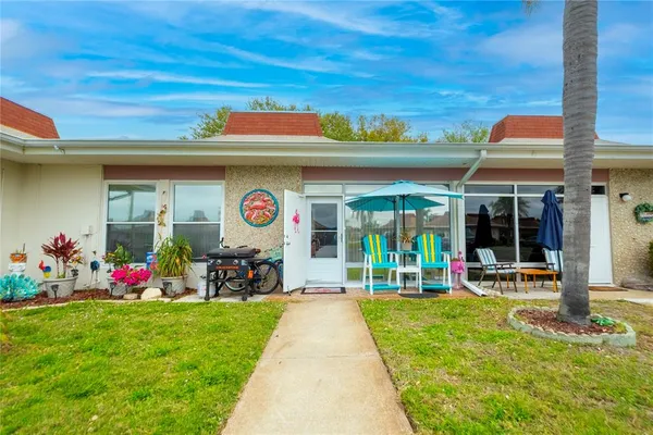 $127,900 | 4375 Tahitian Gardens Circle, Unit B, Holiday, FL 34691