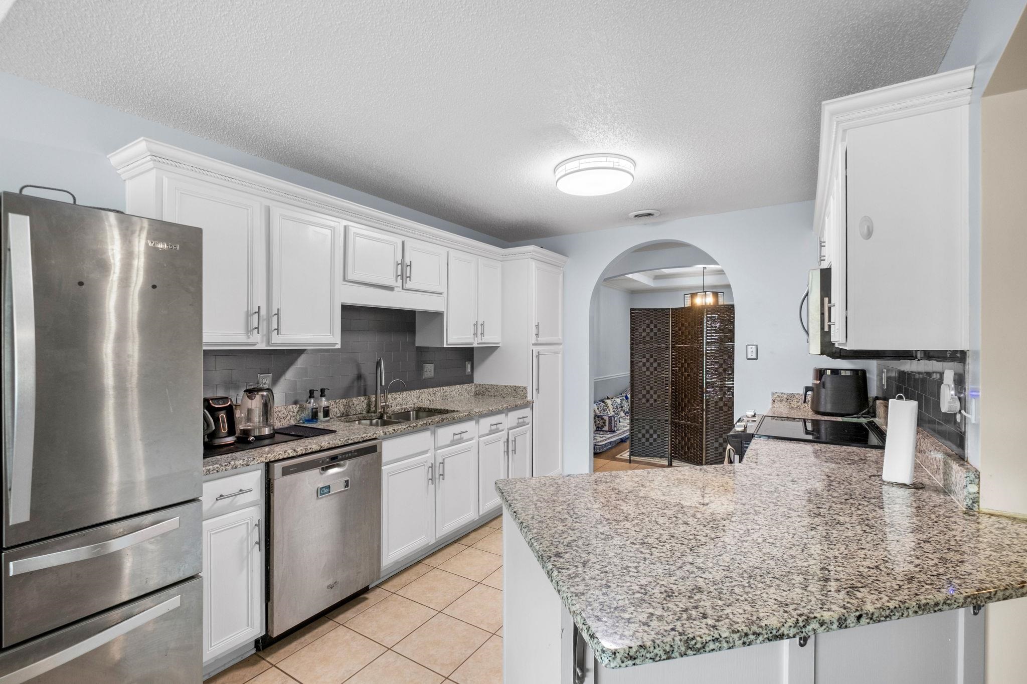 9333 Breakstone Cove Collierville, TN 38017 - Photo 6 of 34