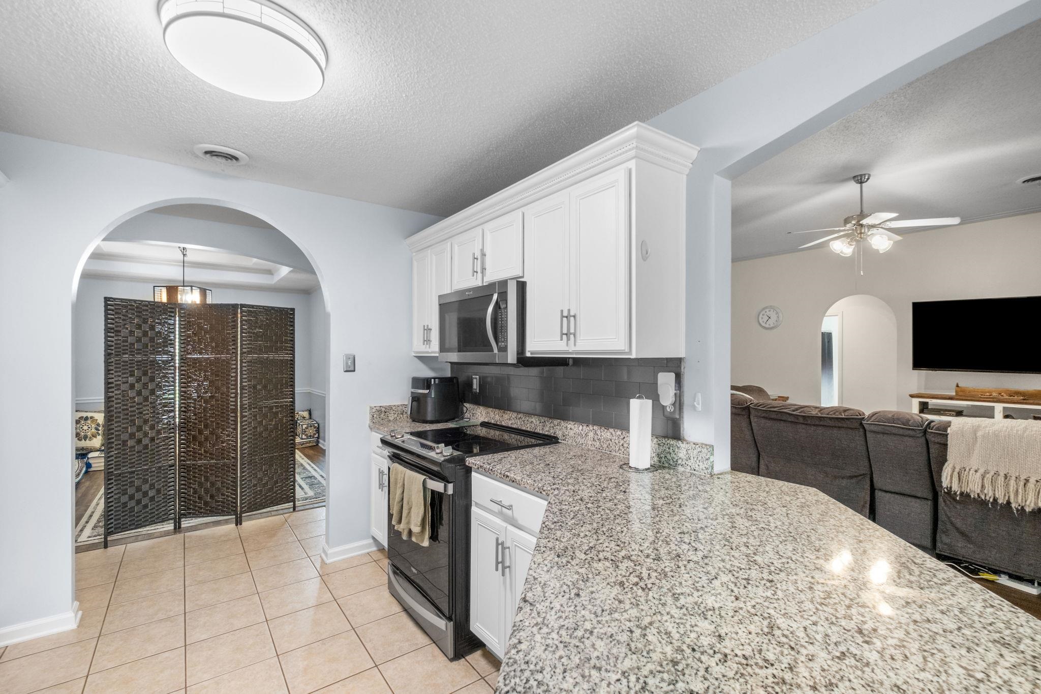 9333 Breakstone Cove Collierville, TN 38017 - Photo 9 of 34