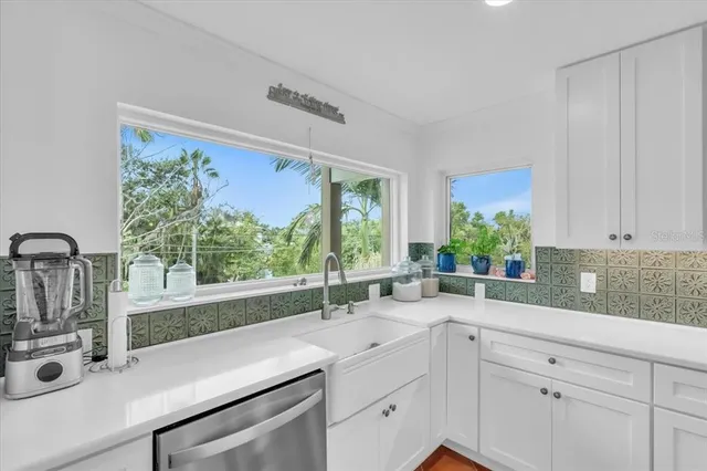 $1,395,000 | 1015 Bayshore Drive, Terra Ceia, FL 34250