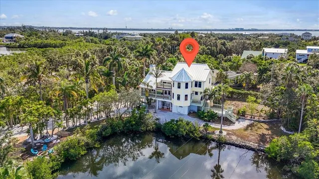 $1,395,000 | 1015 Bayshore Drive, Terra Ceia, FL 34250