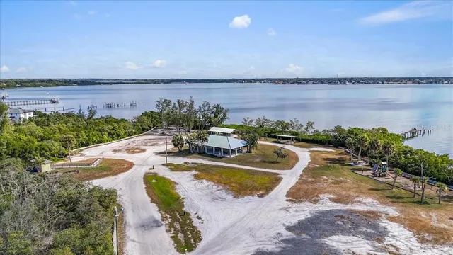 $1,395,000 | 1015 Bayshore Drive, Terra Ceia, FL 34250