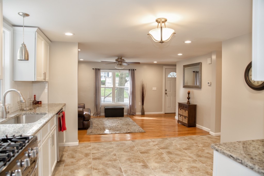 99 Judson Street Springfield, MA 01104 - Photo 4 of 28