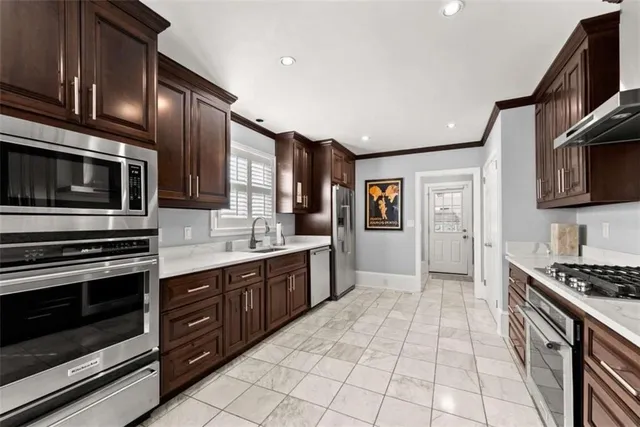 $779,900 | 669 Dixon Drive, Gainesville, GA 30501