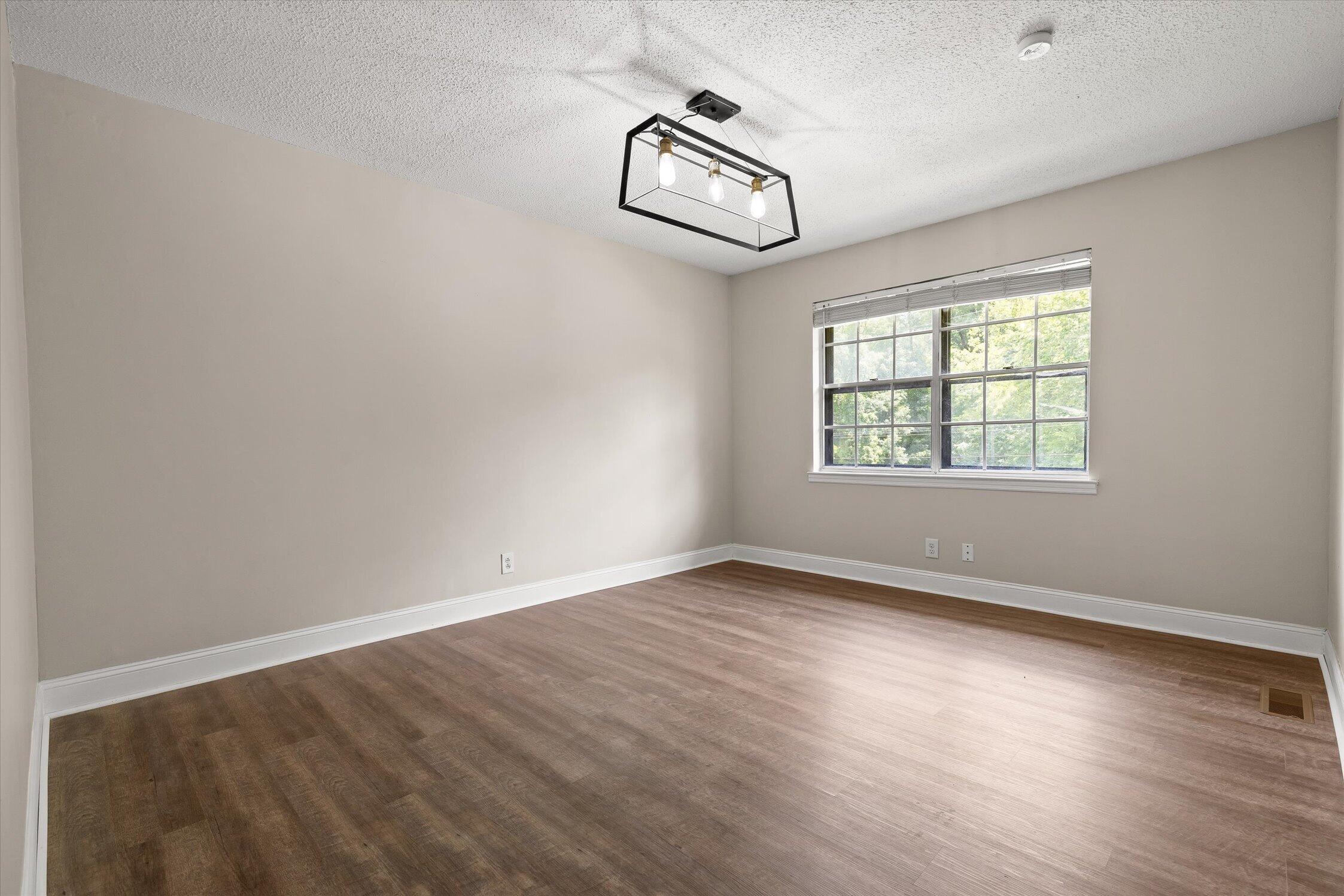 1703 Whiteoak Road Chattanooga, TN 37415 - Photo 24 of 54 48-1703 Whiteoak-21