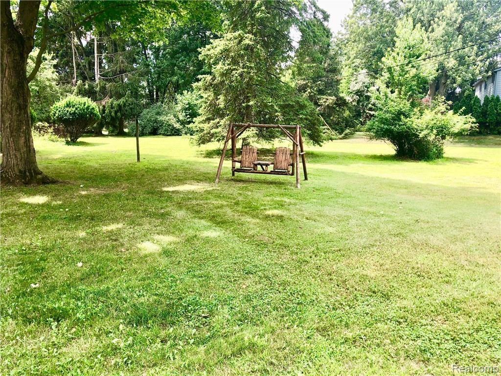 2055 Oklahoma Avenue Rochester Hills, MI 48309 - Photo 16 of 53
