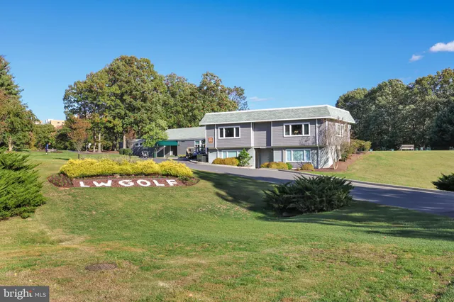 a picture of a cabinet