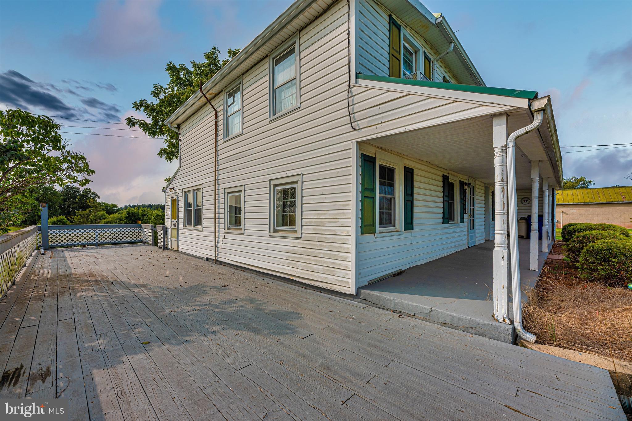 12030 Lookingbill Road Keymar, MD 21757 - Photo 3 of 58 Side deck