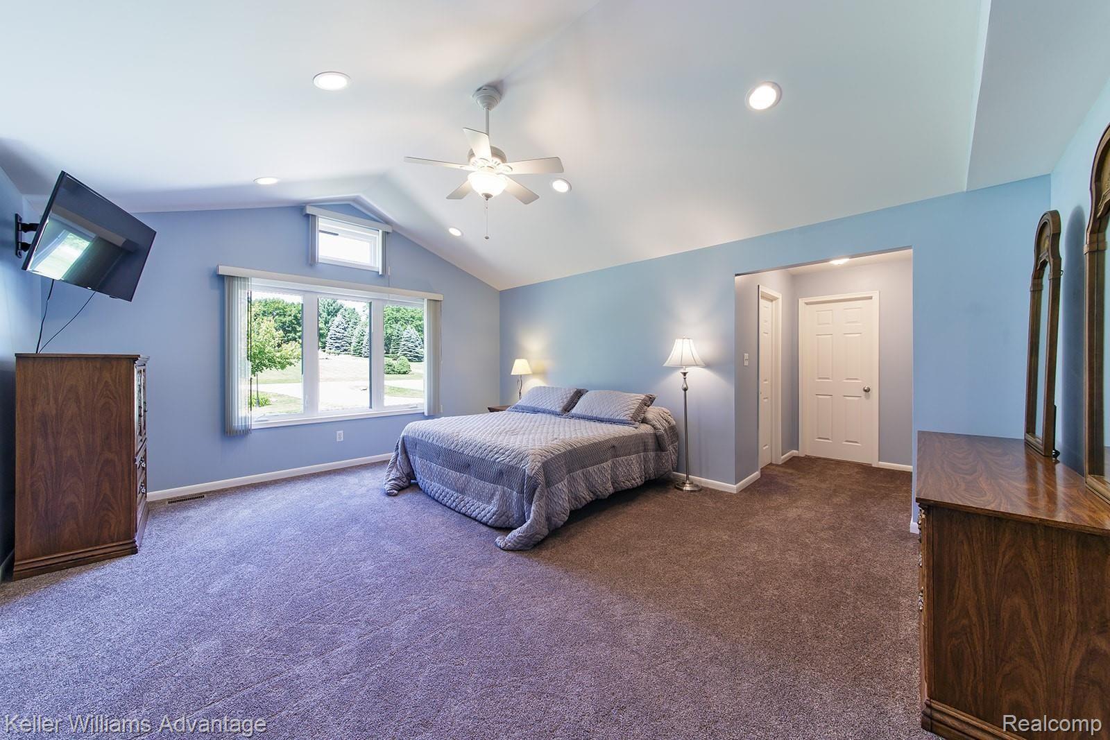 33365 Raphael Road Farmington, MI 48336 - Photo 31 of 56 Raphael_33365_MasterBedroom_02.jpg