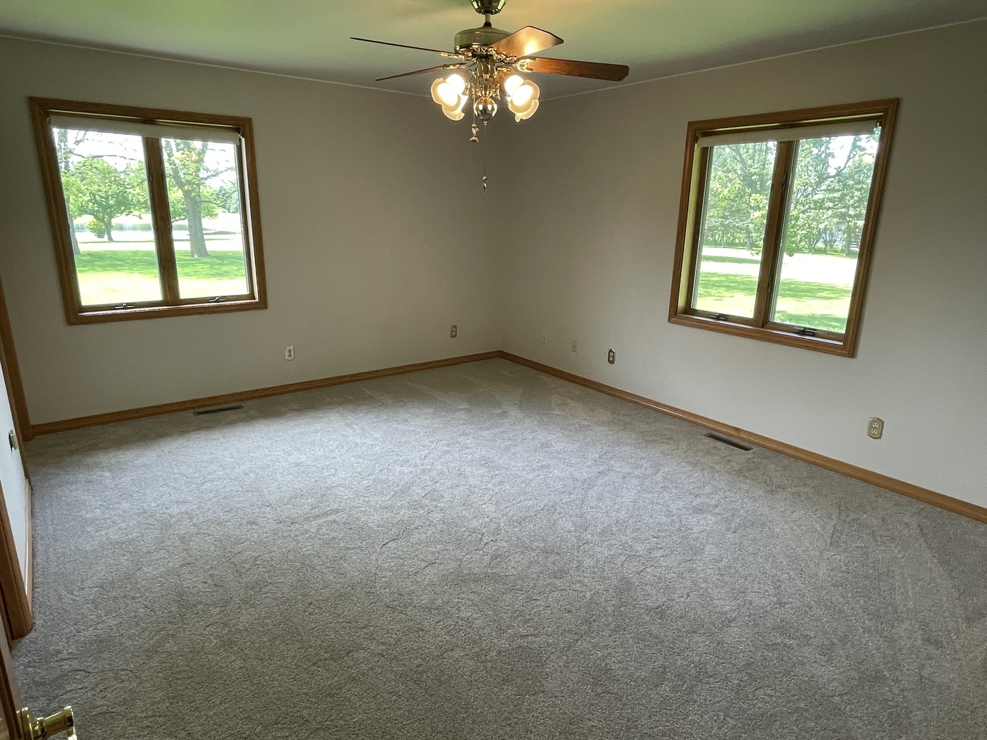 1685 West Mine Road Mazon, IL 60444 - Photo 38 of 48 an empty room with a window