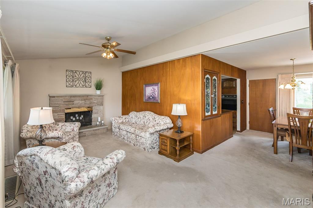 737 Smith Drive Ballwin, MO 63011 - Photo 4 of 31