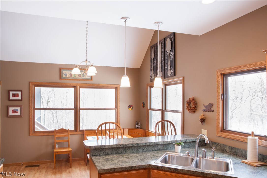 10055 Dunlap Road Cambridge, OH 43725 - Photo 11 of 28 Eat in area off kitchen