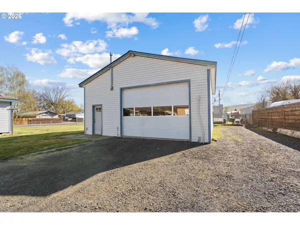 $379,000 | 4214 Southwest Vista Avenue, Pendleton, OR 97801