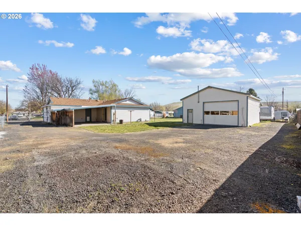 $379,000 | 4214 Southwest Vista Avenue, Pendleton, OR 97801