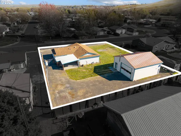 $379,000 | 4214 Southwest Vista Avenue, Pendleton, OR 97801