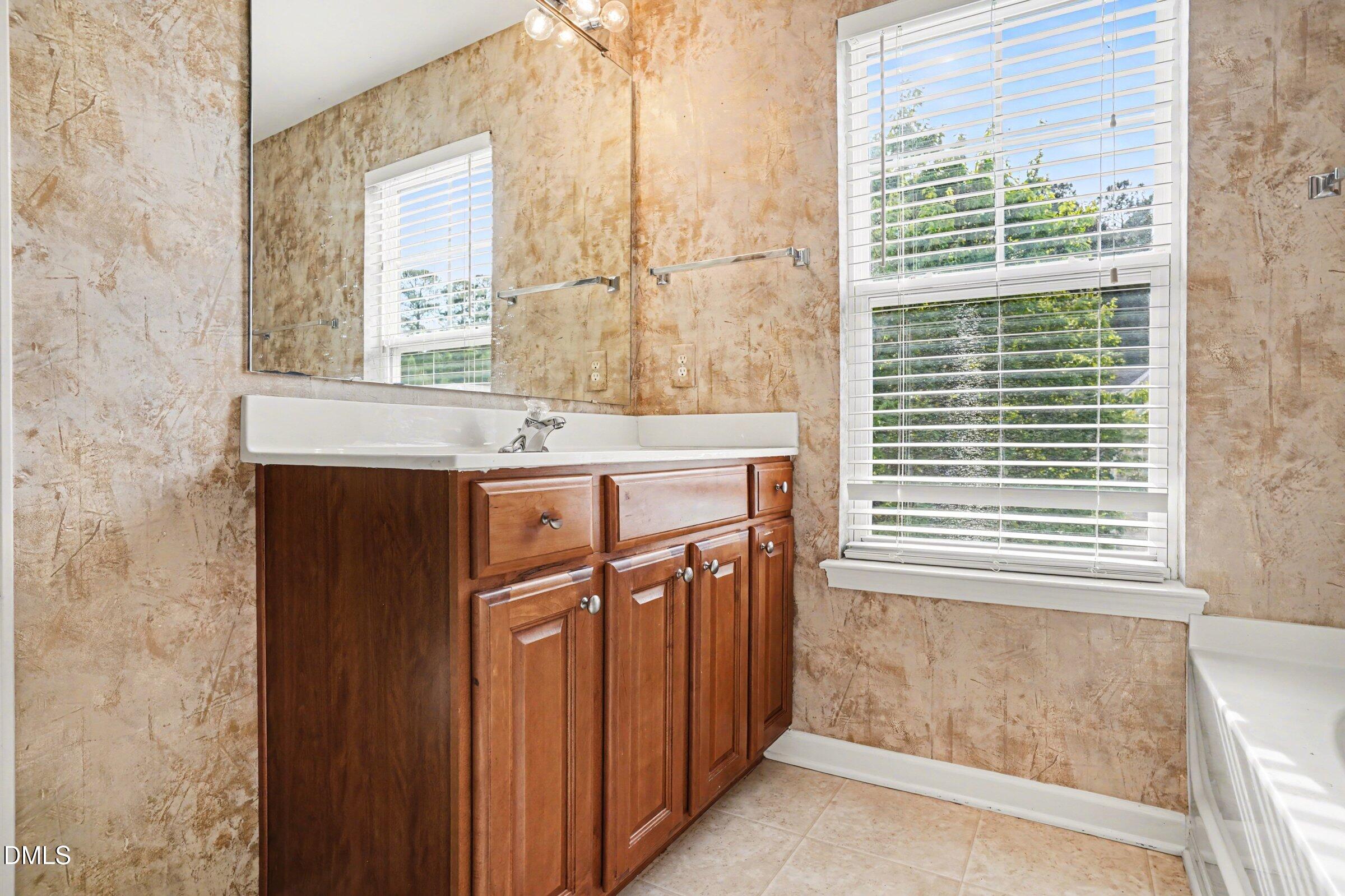 4602 Peyton Hall Way Raleigh, NC 27604 - Photo 27 of 34 023_file_7848