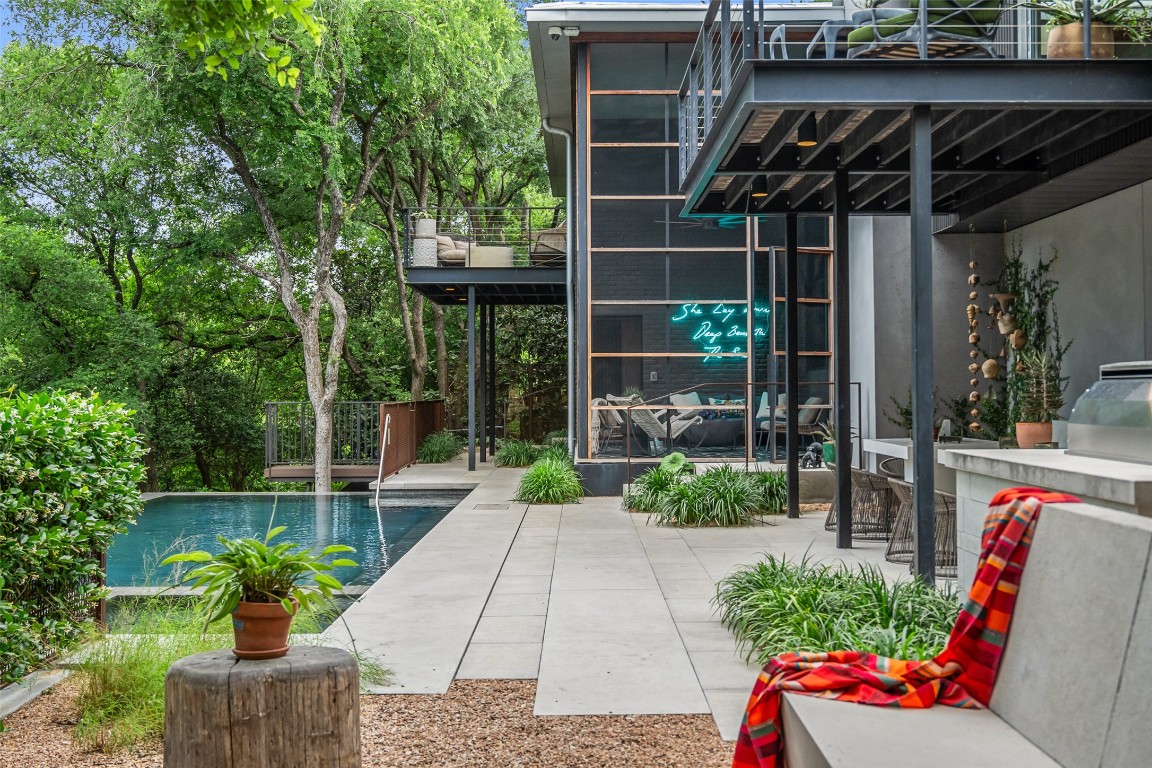 2908 Scenic Drive Austin, TX 78703 - Photo 21 of 40 a view of yard with patio