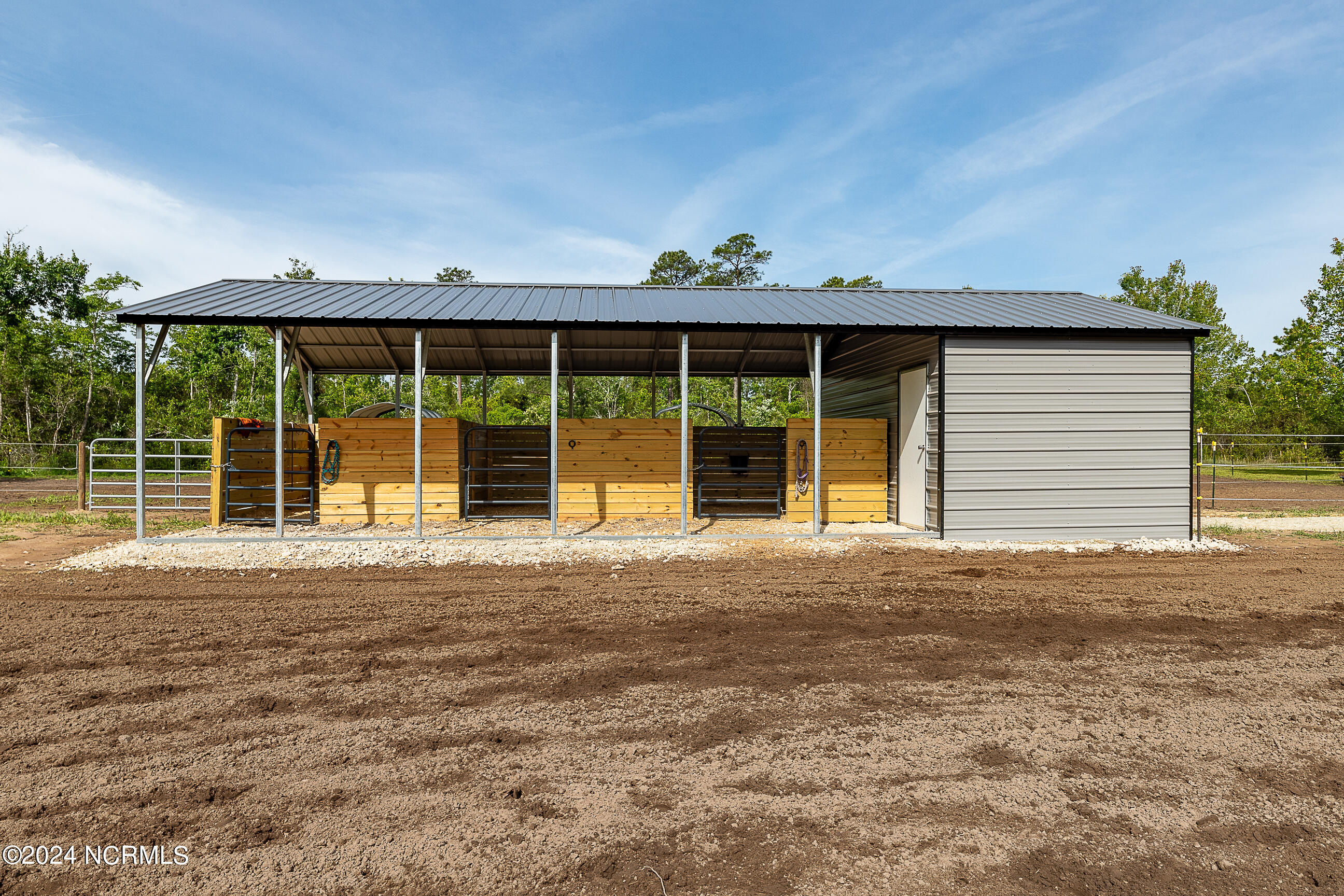 238-240 Pilchers Branch Road Holly Ridge, NC 28445 - Photo 24 of 33 33