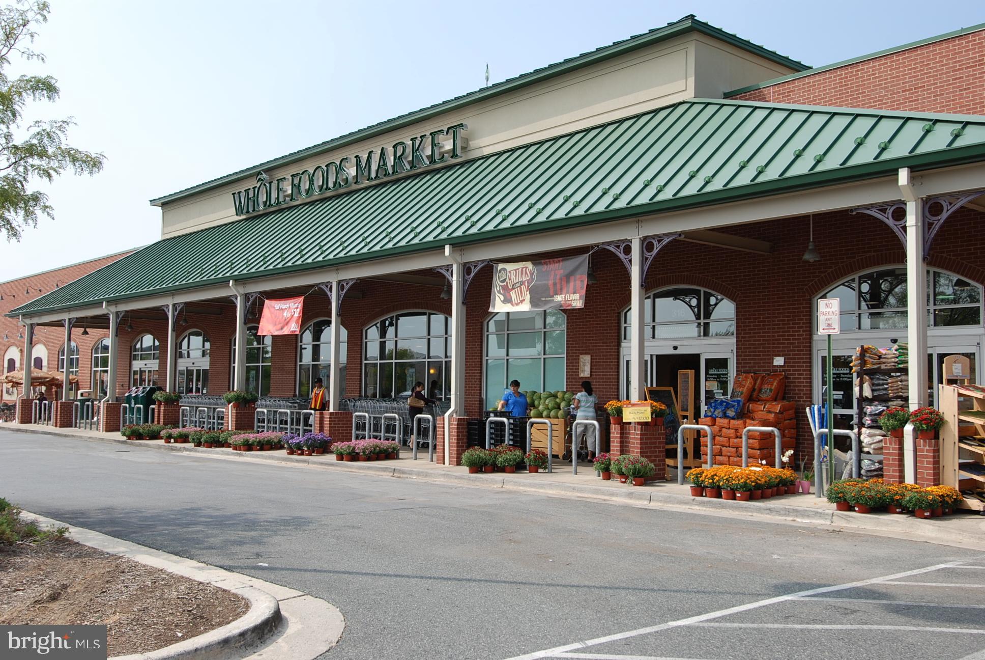 212 Ridgepoint Place, Unit 21218 Gaithersburg, MD 20878 - Photo 44 of 51 Kentlands Whole Foods