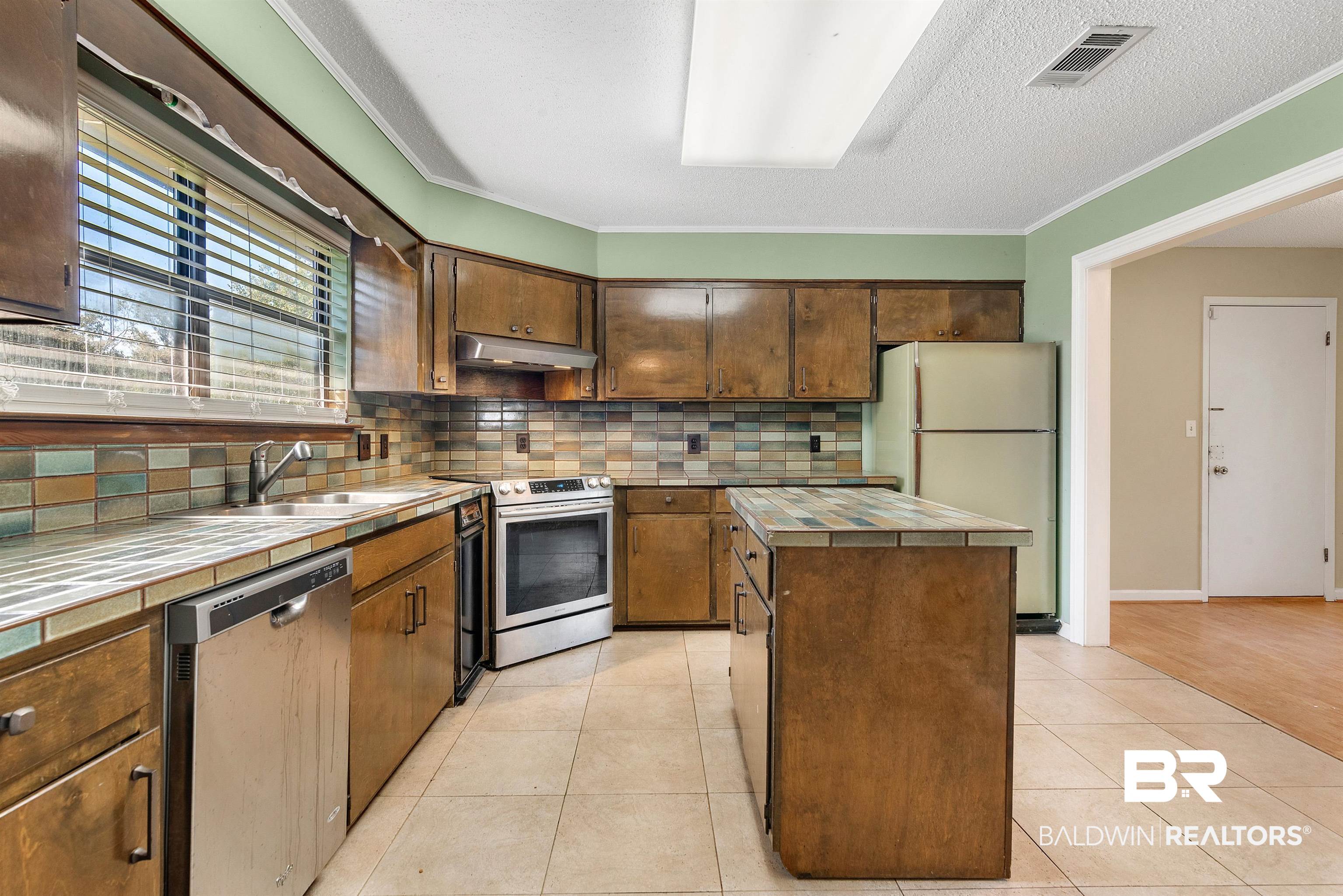16162 Highway 98 Foley, AL 36535 - Photo 3 of 43 Kitchen