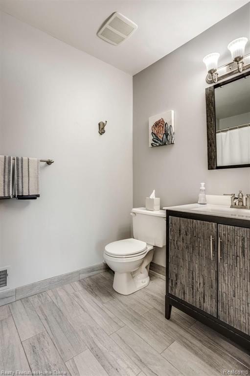 817 EAST Point Port Port Huron, MI 48060 - Photo 30 of 48