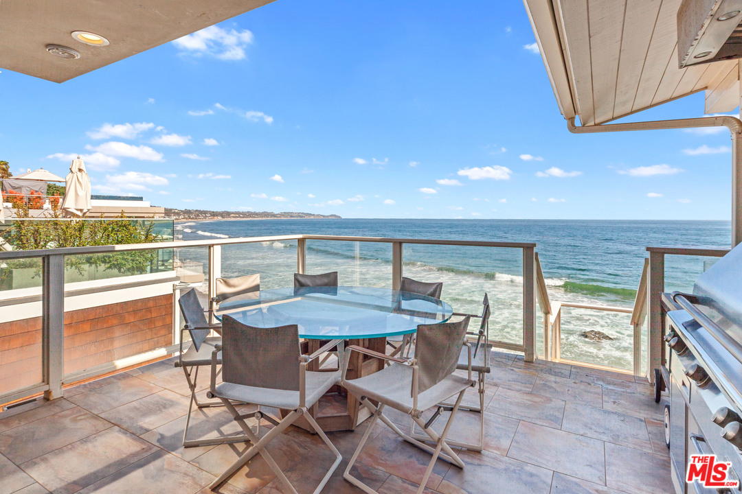 31508 Victoria Point Road Malibu, CA 90265 - Photo 16 of 52