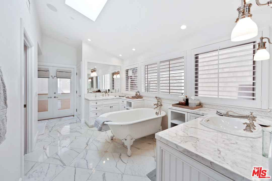 31508 Victoria Point Road Malibu, CA 90265 - Photo 21 of 52