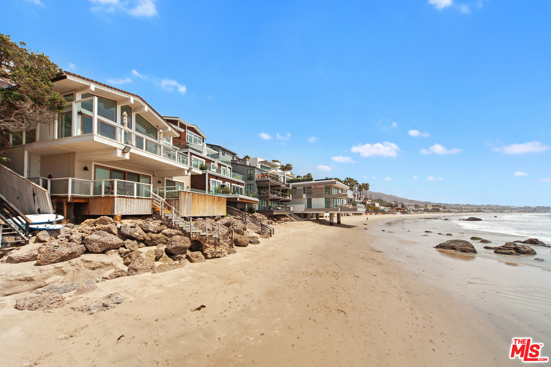 31508 Victoria Point Road Malibu, CA 90265 - Photo 5 of 52