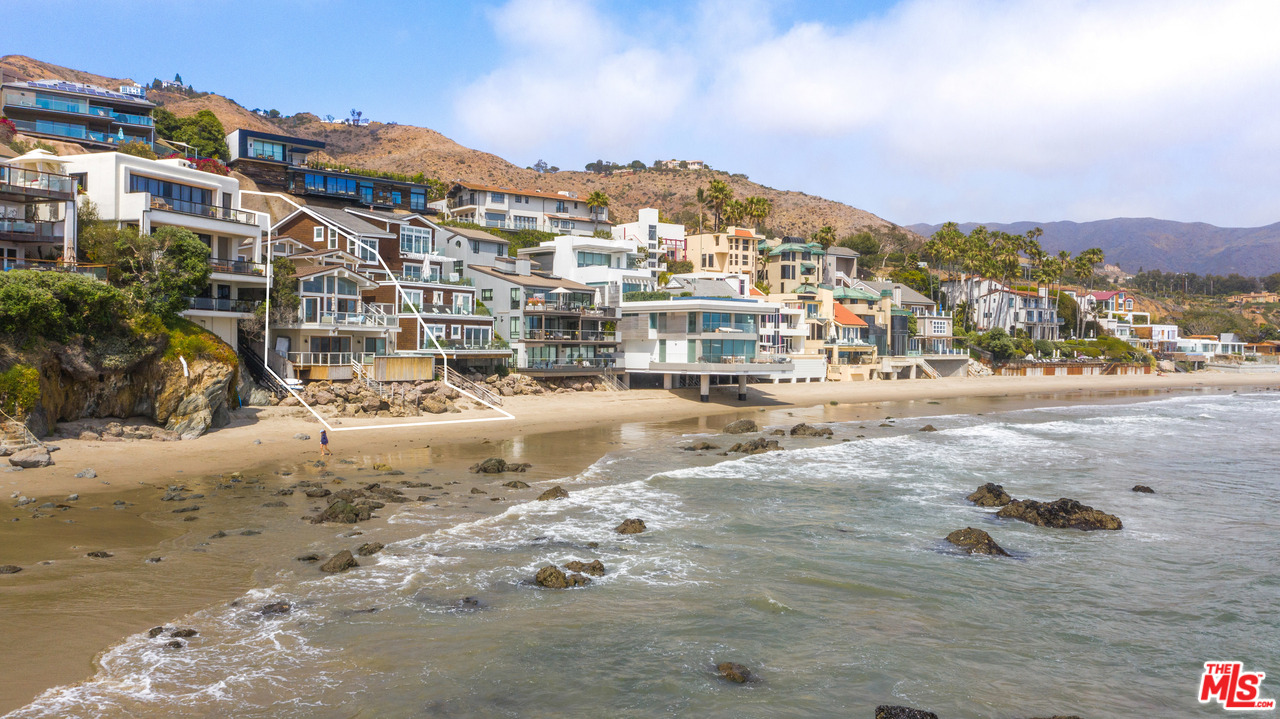 31508 Victoria Point Road Malibu, CA 90265 - Photo 6 of 52
