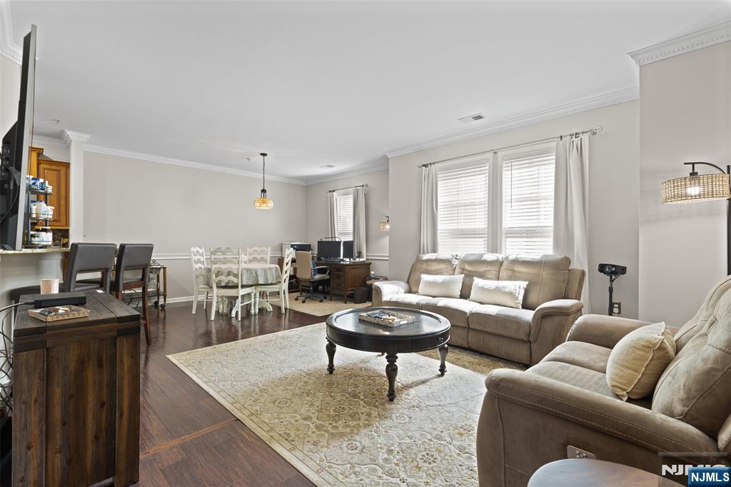407 River Place Butler, NJ 07405 - Photo 4 of 25