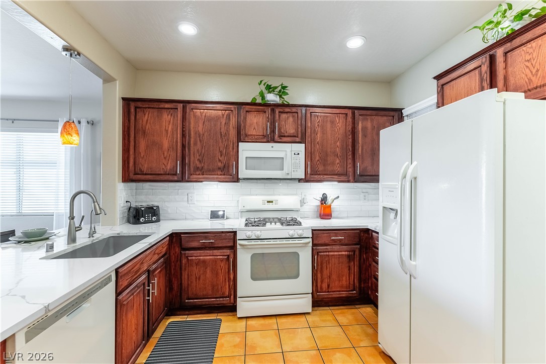 2329 Celestial Moon Street Henderson, NV 89044 - Photo 6 of 38