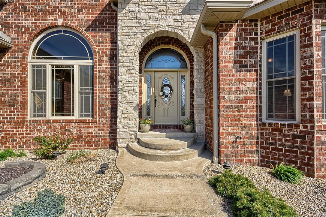 8649 Pin Oak Road Edwardsville, IL 62025 - Photo 3 of 78 Gallery Image 3