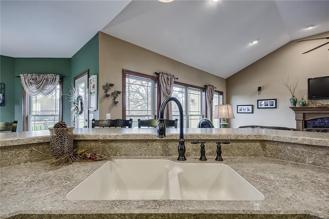 8649 Pin Oak Road Edwardsville, IL 62025 - Photo 22 of 78 Gallery Image 22