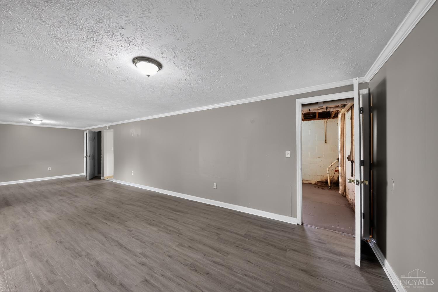 2743 Springdale Road Cincinnati, OH 45251 - Photo 25 of 30