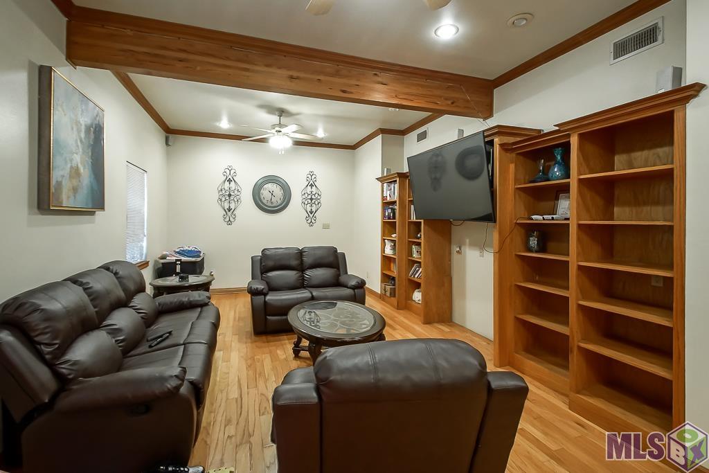 2116 Fairchild Street Baton Rouge, LA 70807 - Photo 5 of 32