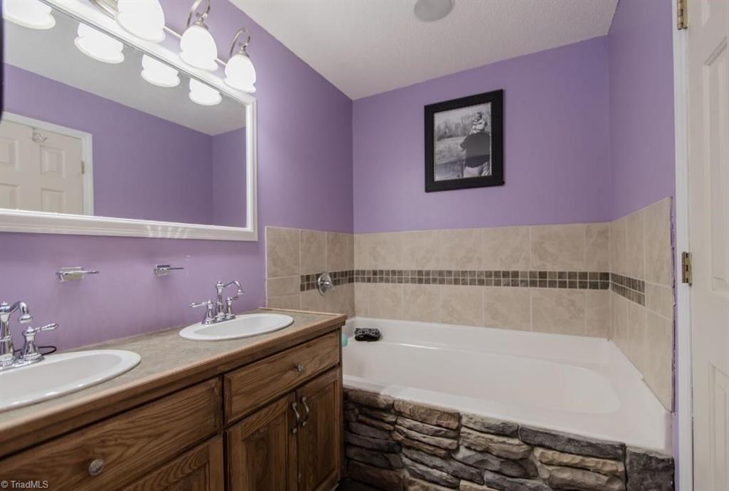 341 Simerson Road Lexington, NC 27295 - Photo 12 of 29 Gallery Image 12