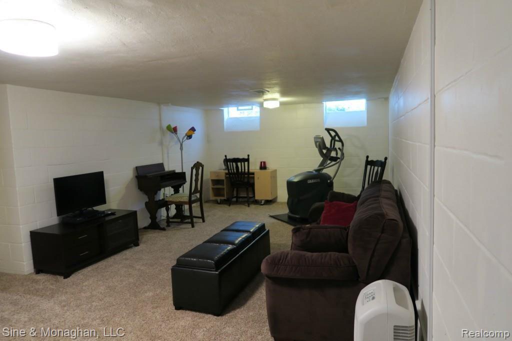 403 Moran Road Grosse Pointe, MI 48236 - Photo 21 of 25 img_0917.jpg