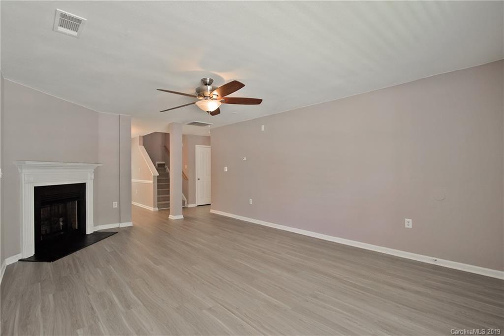 5200 Raspberry Knoll Drive Charlotte, NC 28208 - Photo 4 of 34 Gallery Image 4