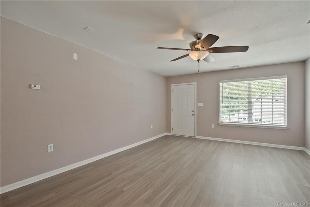 5200 Raspberry Knoll Drive Charlotte, NC 28208 - Photo 6 of 34 Gallery Image 6