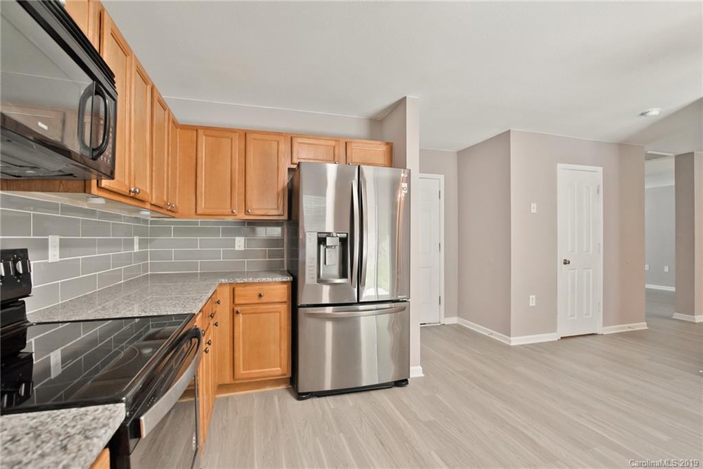 5200 Raspberry Knoll Drive Charlotte, NC 28208 - Photo 10 of 34 Gallery Image 10