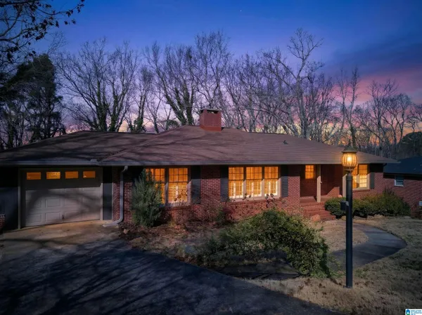 $345,000 | 10 Lanier Place, Anniston, AL 36207