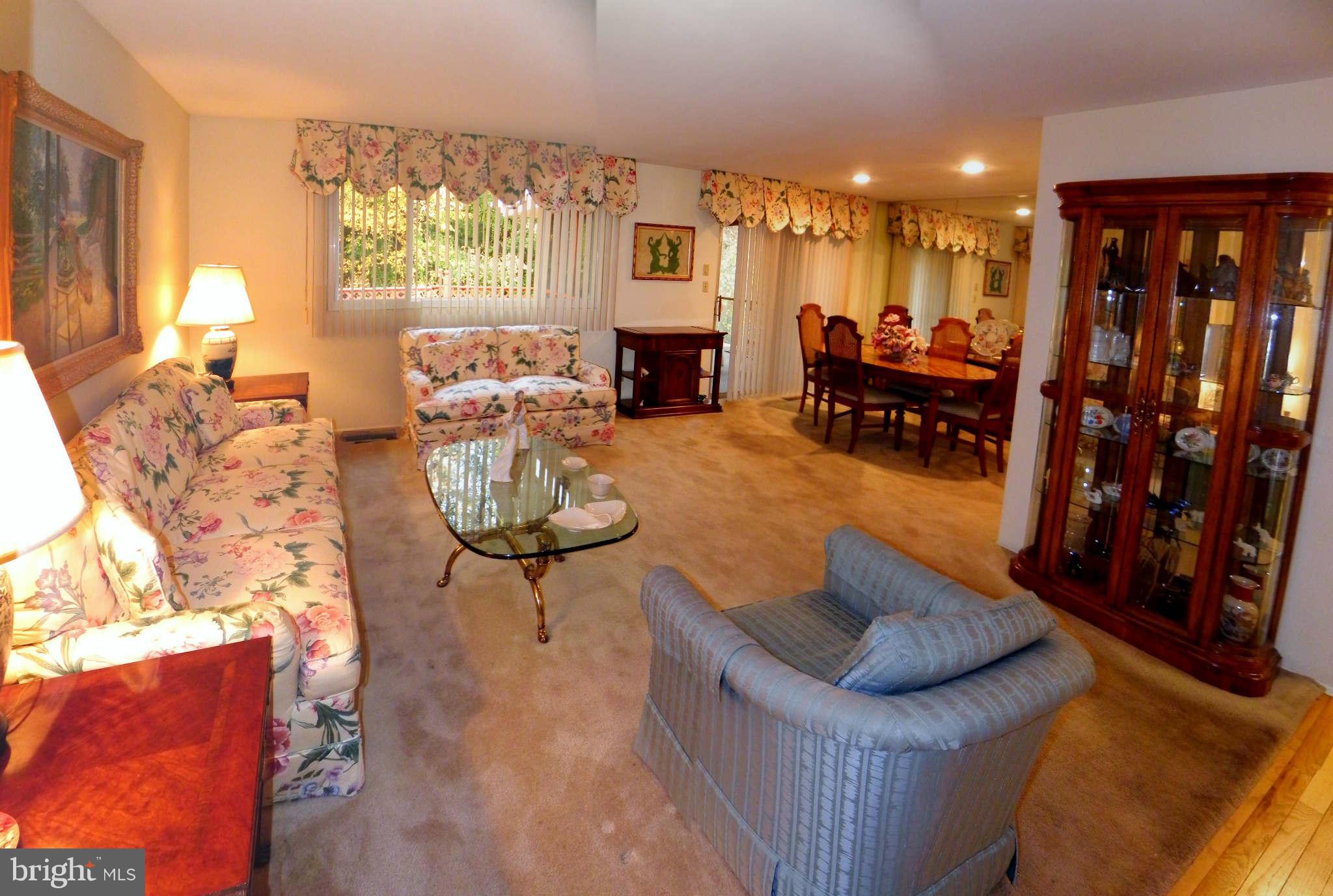 134 Chargeur Road Reisterstown, MD 21136 - Photo 4 of 21 Living Room